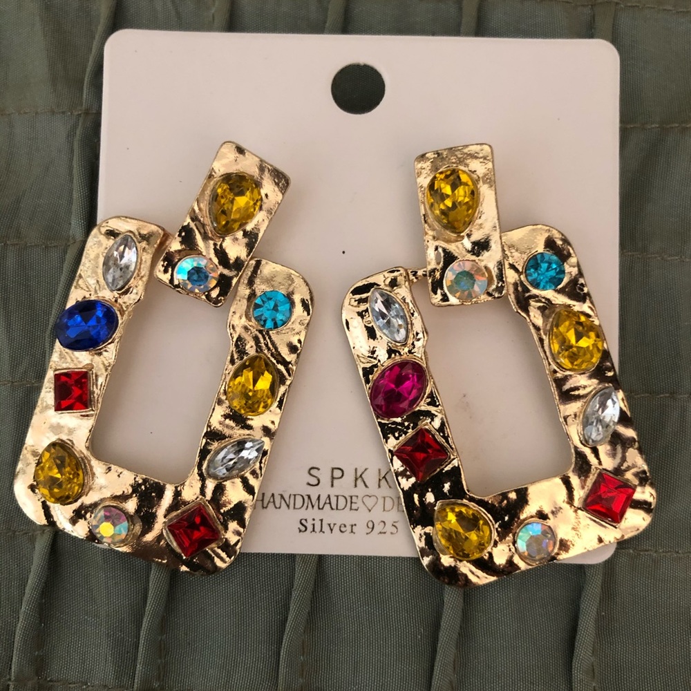 Rhinestone decorated rectangular earrings - Picture 6 of 7